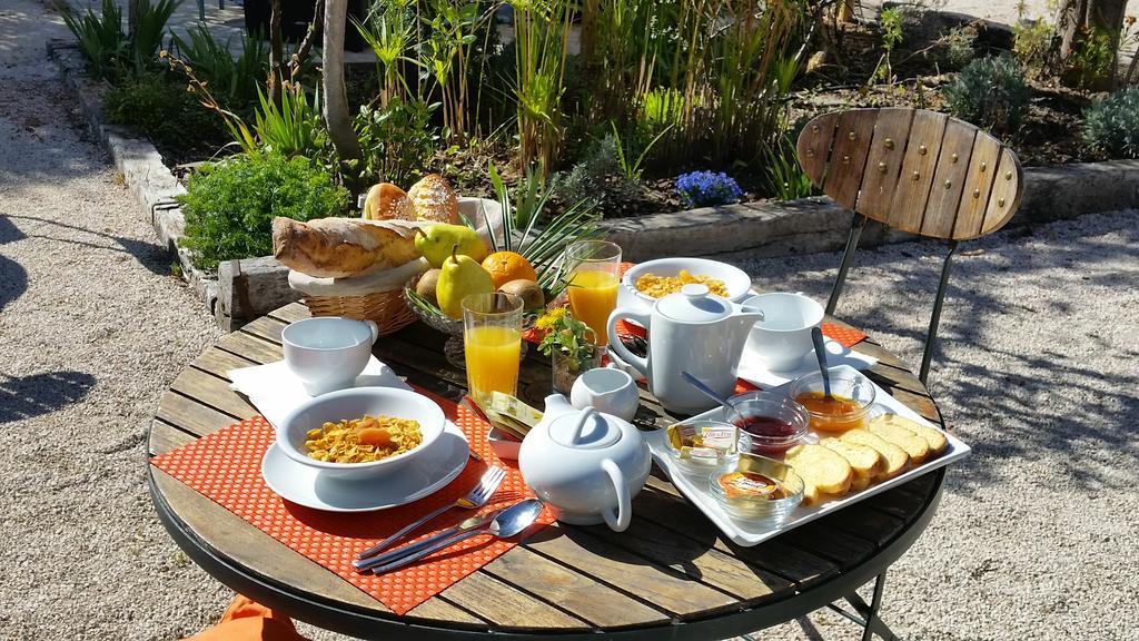 Hotel Le Synaya Sanary-sur-Mer Bagian luar foto