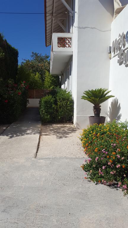 Hotel Le Synaya Sanary-sur-Mer Bagian luar foto