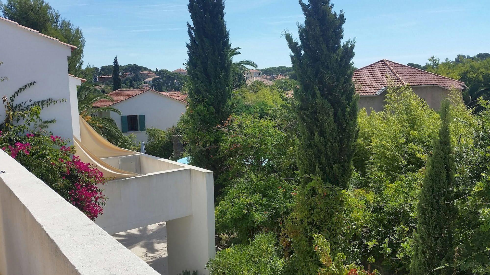 Hotel Le Synaya Sanary-sur-Mer Bagian luar foto