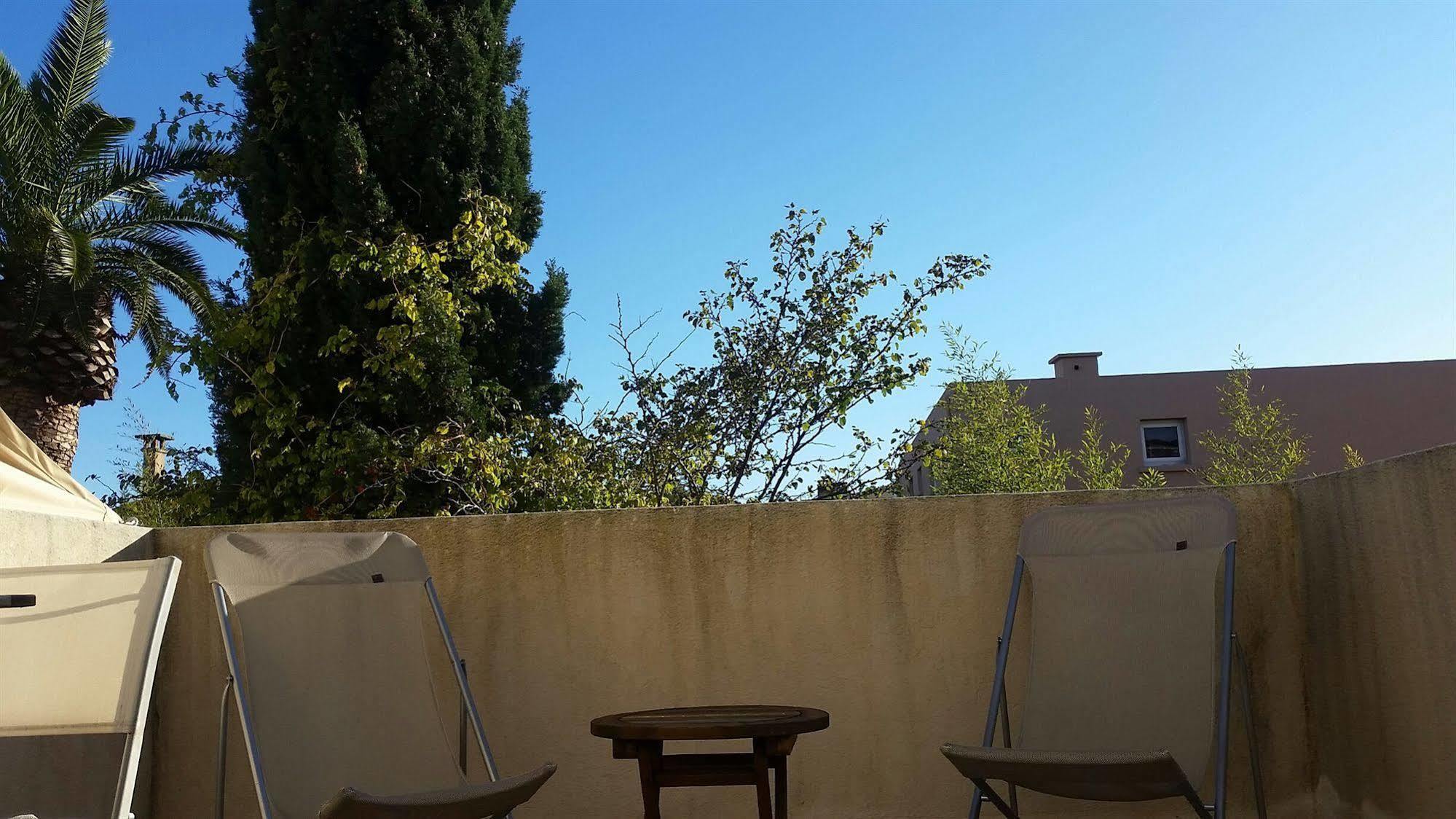 Hotel Le Synaya Sanary-sur-Mer Bagian luar foto