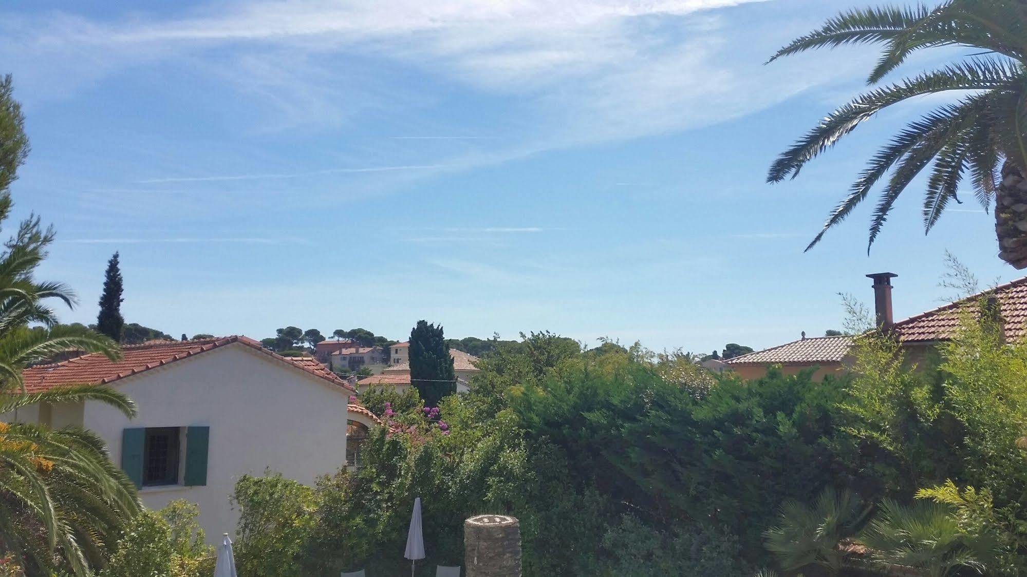 Hotel Le Synaya Sanary-sur-Mer Bagian luar foto