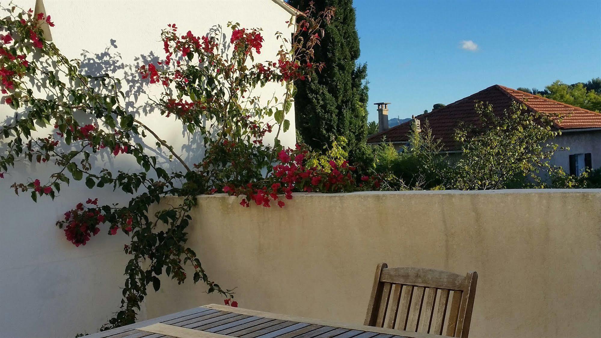 Hotel Le Synaya Sanary-sur-Mer Bagian luar foto