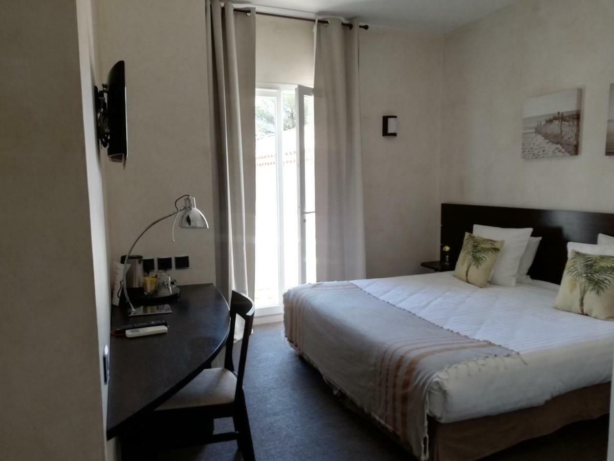 Hotel Le Synaya Sanary-sur-Mer Bagian luar foto